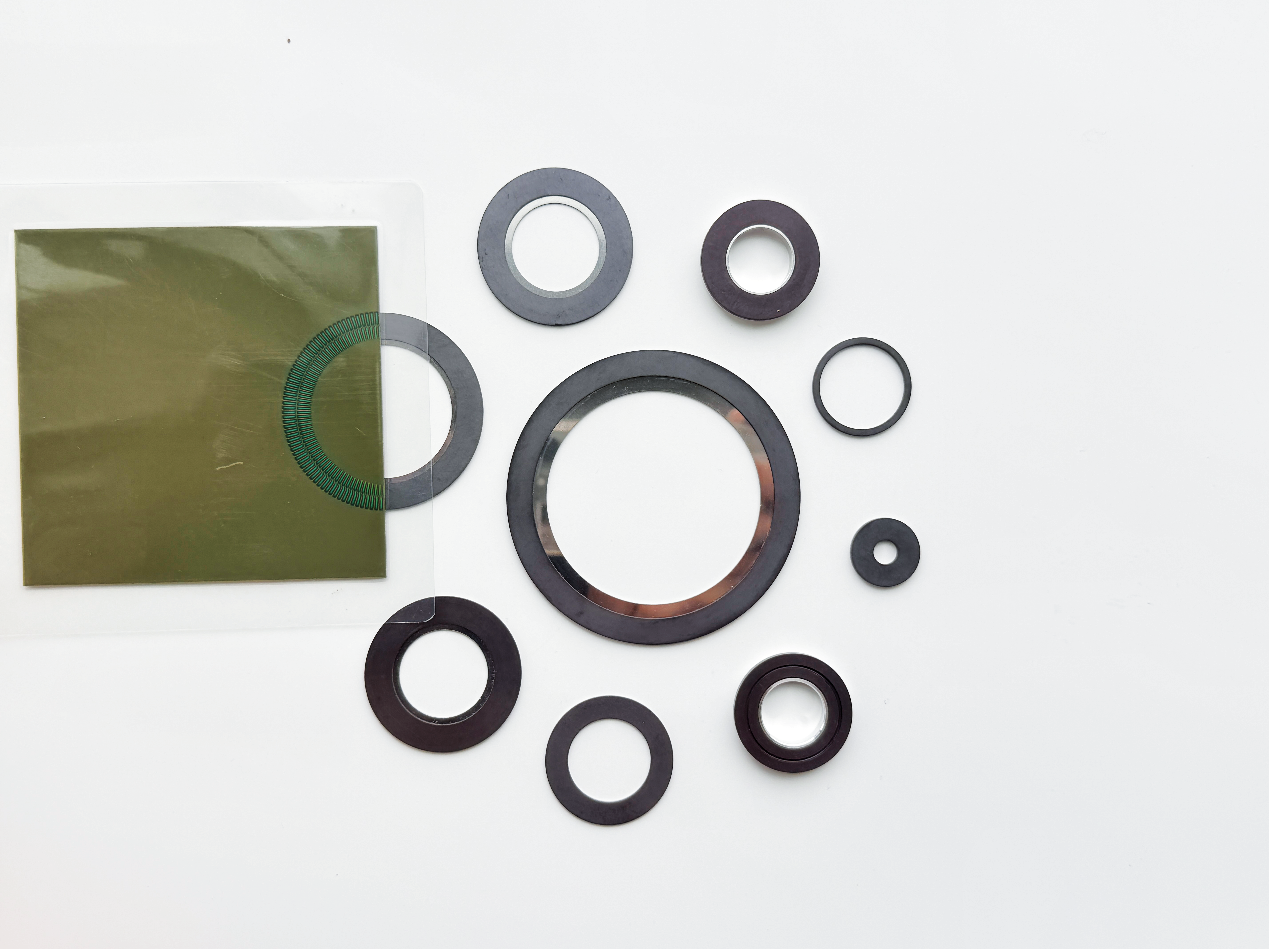 Magnetic encoder disk